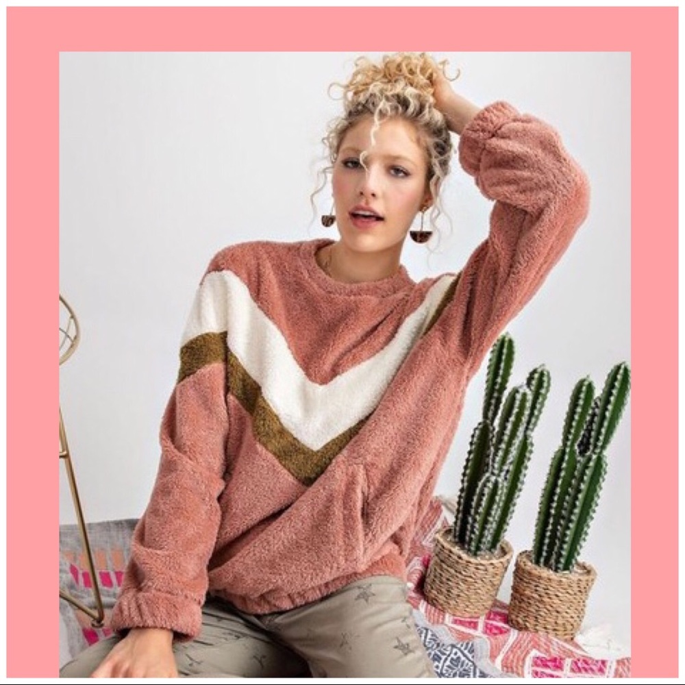 - PLUSH COZY LOOSE TOP WITH SIDE POCKETS - Picture 5 of 9